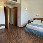Le Mandrelle Resort *